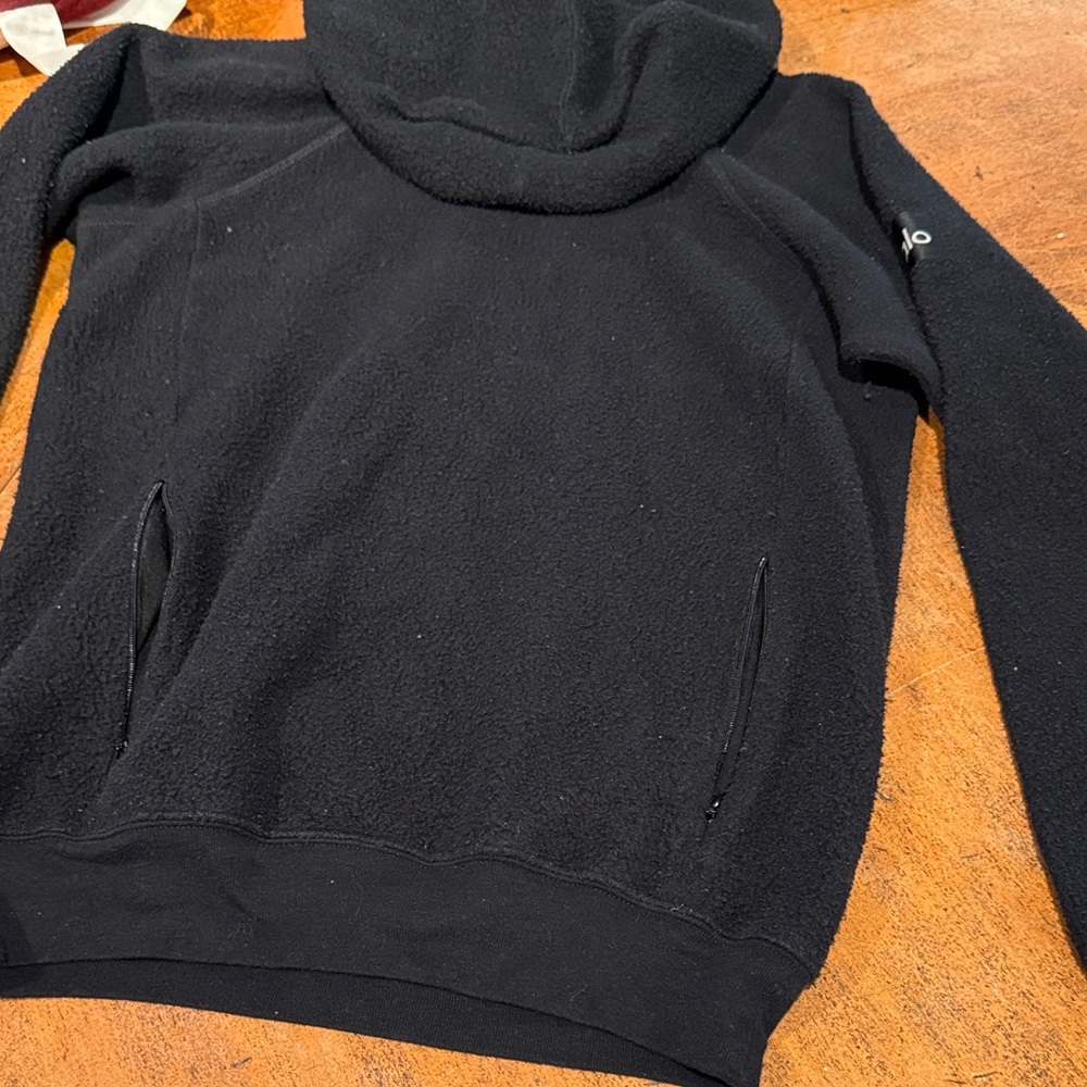 ALO Yoga Black Men's Fleece Sweater